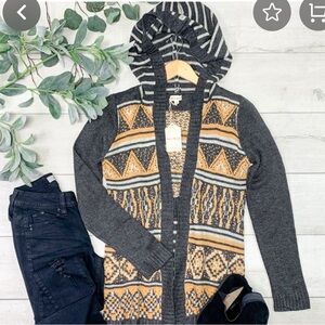 NWOT Hem & Thread Mixed Print Hooded Cardigan